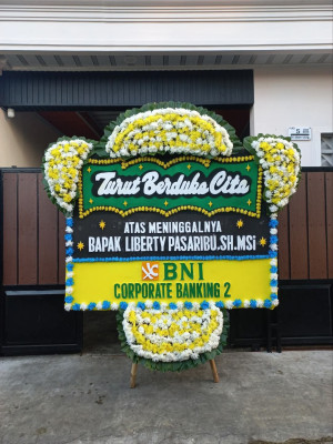 Papan Bunga Duka di Urug